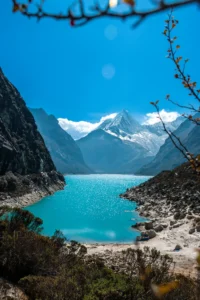 Turismo en Huaraz: Una fotografía de la Laguna Parón.